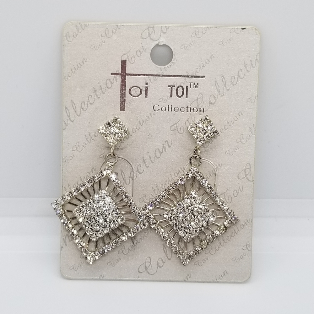 Toi Collection square rhinestone dangle earrings new on card